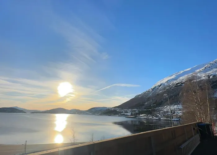 House By The Fjord And Mountains * Bogen (Nordland)